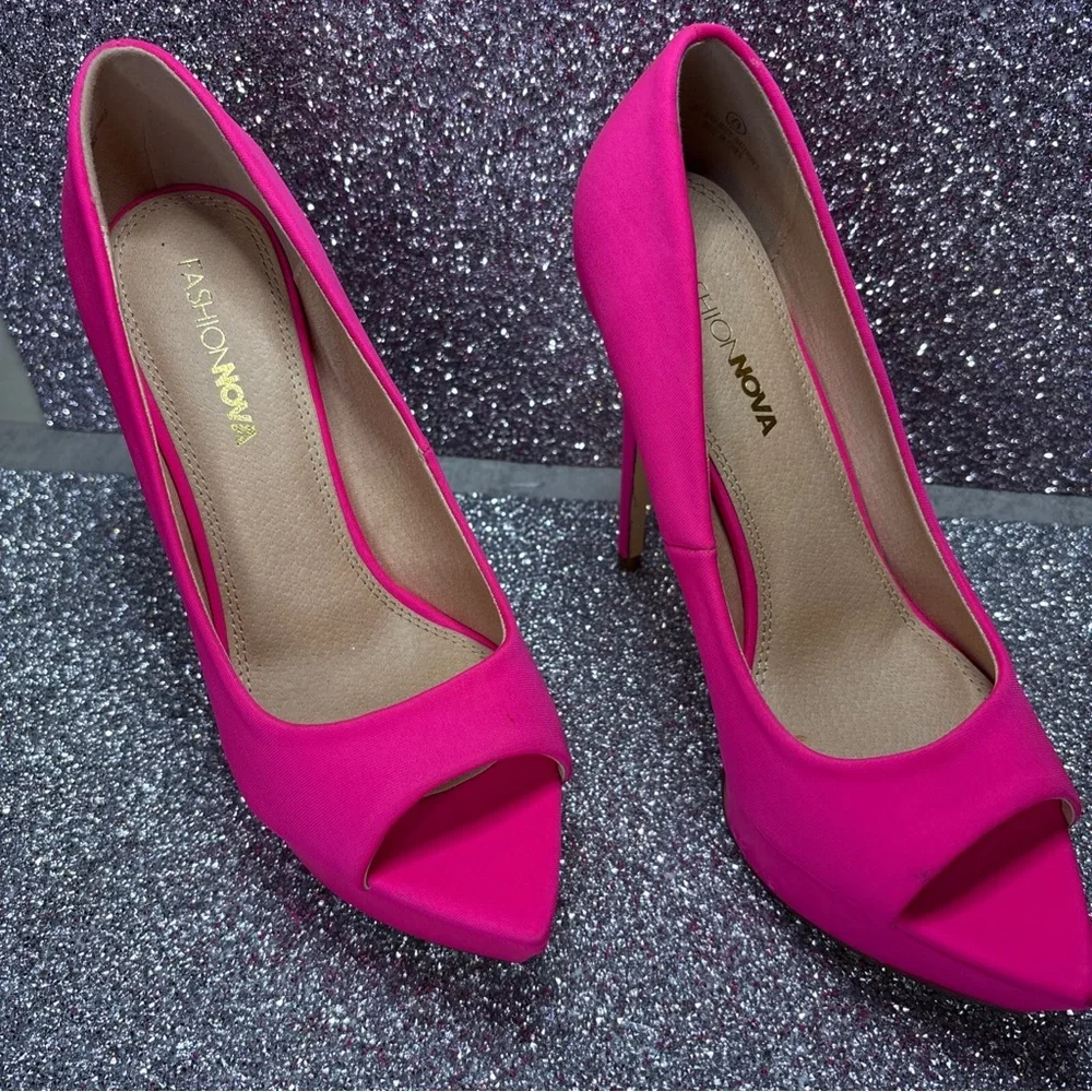 Fashion Nova Bright Pink Peep-Toe Platform Pumps
